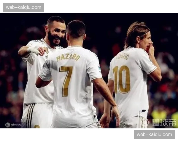 复盘皇马经典一役：解析其三粒反击进球的全过程跑动与传球路线